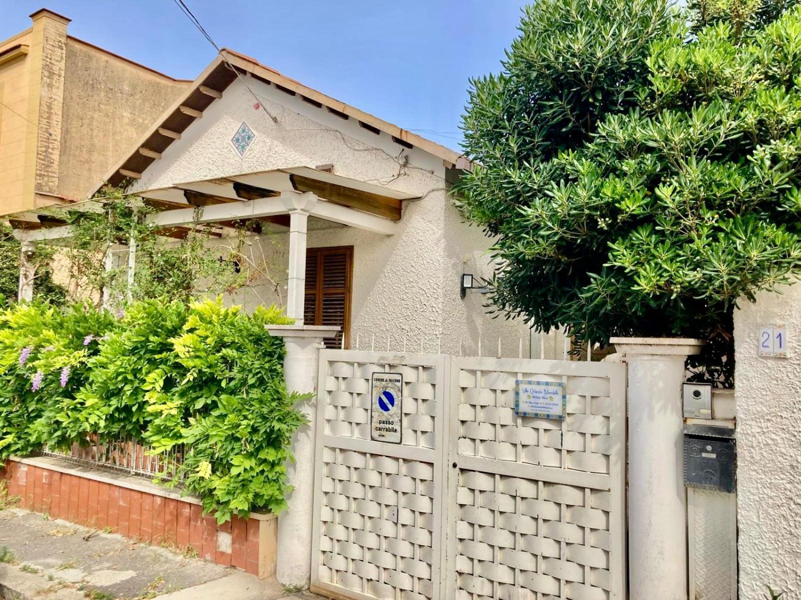 Villa Orlando Mondello Palermo Eksteriør bilde